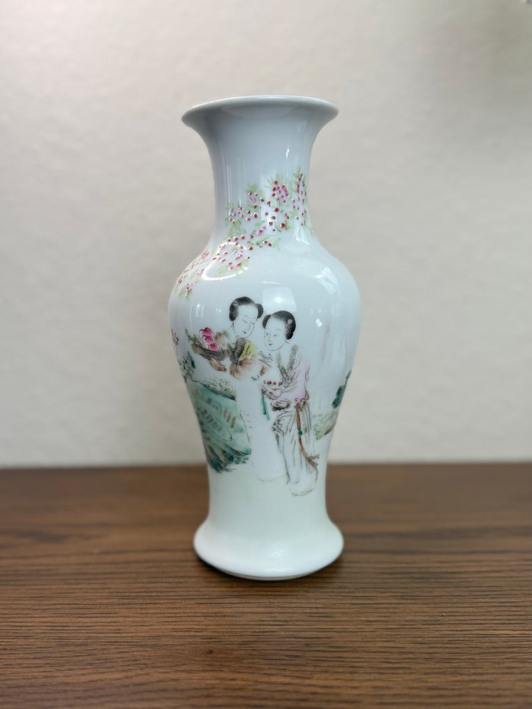 精美中國瓷粉彩花瓶 - 陶瓷 - 中國 - 20世紀 #1.0