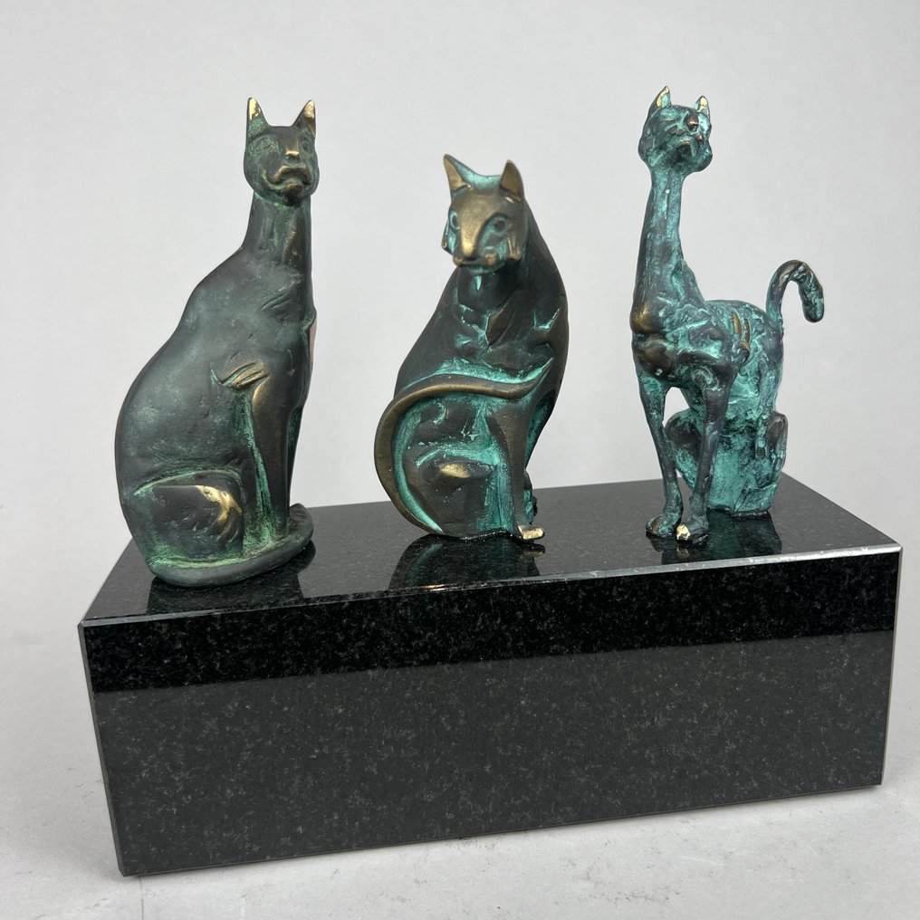 Robert Dyrcz - 3 cats - bronze (5kg) #2.1