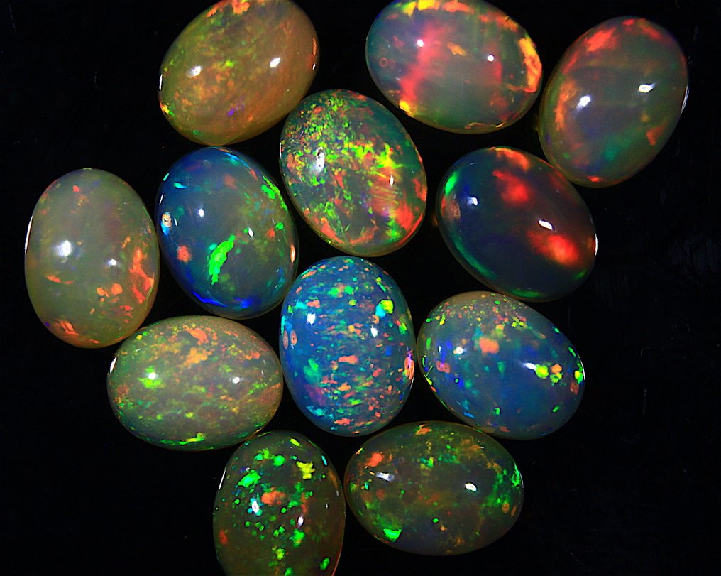 10.80克拉天然埃塞俄比亚蛋白石 - 顶级品质 弧面形 - 高度: 8 mm - 宽度: 6 mm- 2.16 g #1.0