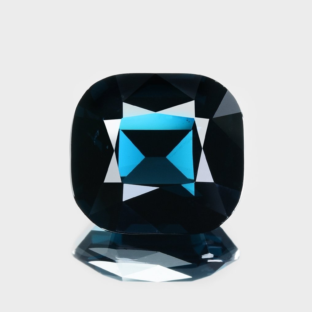 1 pcs  Grün, Blau Spinell  - 5.10 ct - International Gemological Institute (IGI) #1.0
