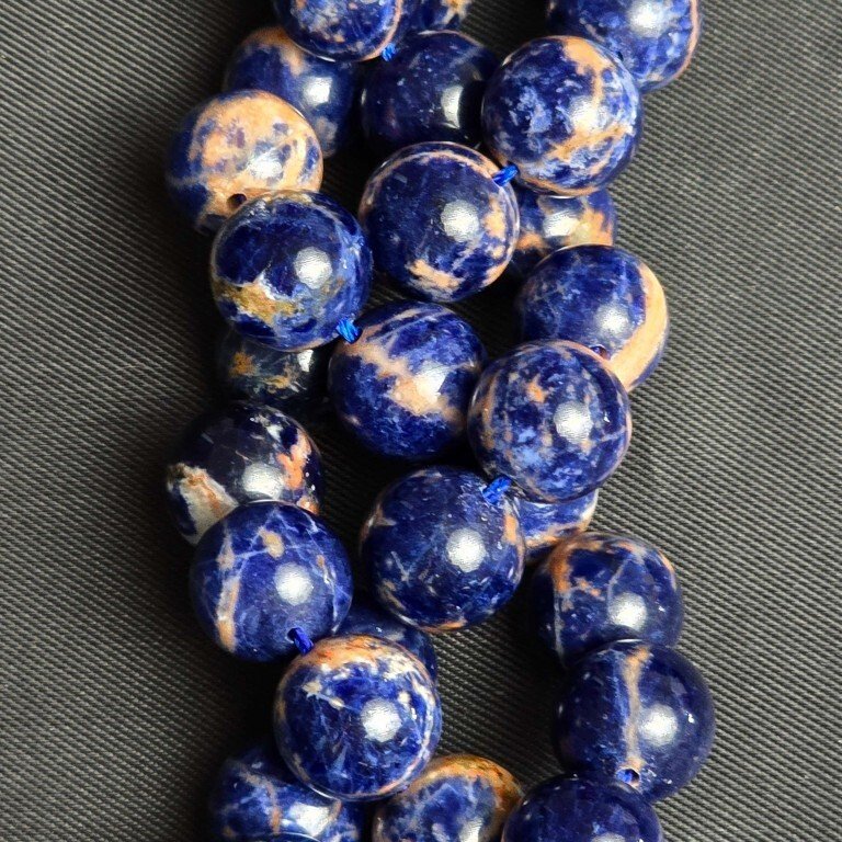 天然苏欧铁石光滑球形线 11.5/12毫米，长38厘米- 65 g - (1) #2.1