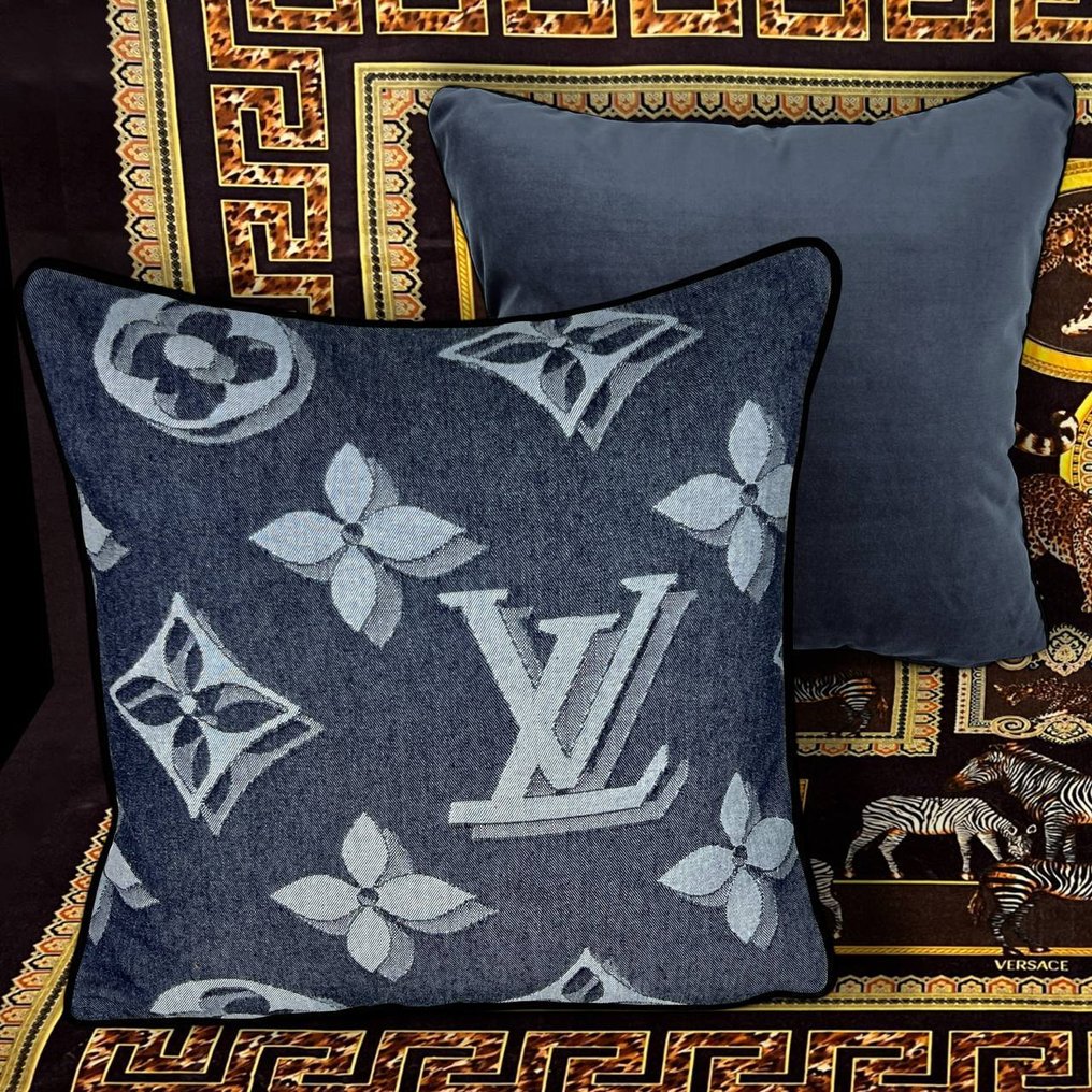 Louis Vuitton - New set of two - Cushion #3.2