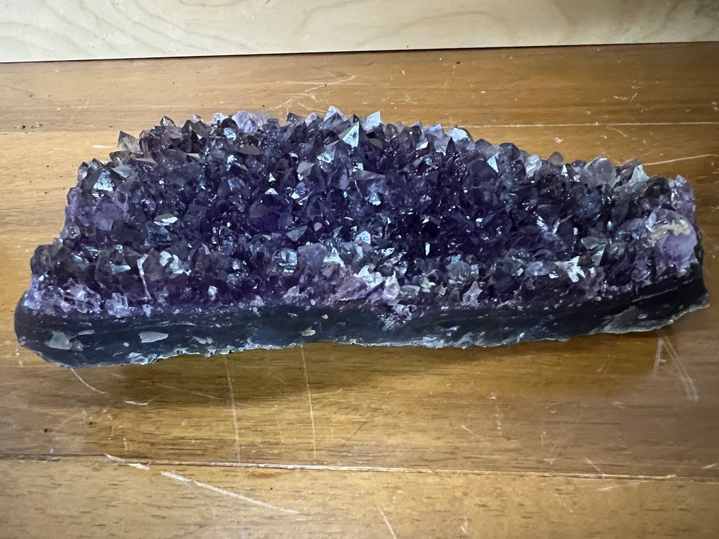 Amethyst Crystal cluster - Height: 4 cm - Width: 12 cm- 1370 g - (1) #2.1