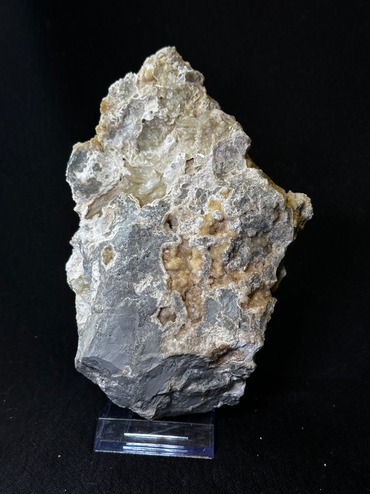 A Fluorescent Colossus - Aragostronzianite and Plaster Crystals on matrix - Height: 200 mm - Width: 135 mm- 1817 g - (1) #1.0