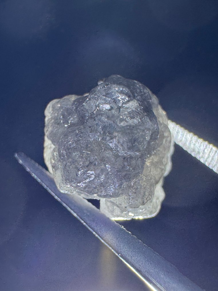 Φυσικός ακατέργαστος διαμάντης αχνό γκρι. 5,71 καράτια. Χωρίς ορισμένη ελάχιστη τιμή! Τραχύς - Ύψος: 9.65 mm - Πλάτος: 9.15 mm- 1.14 g #2.1