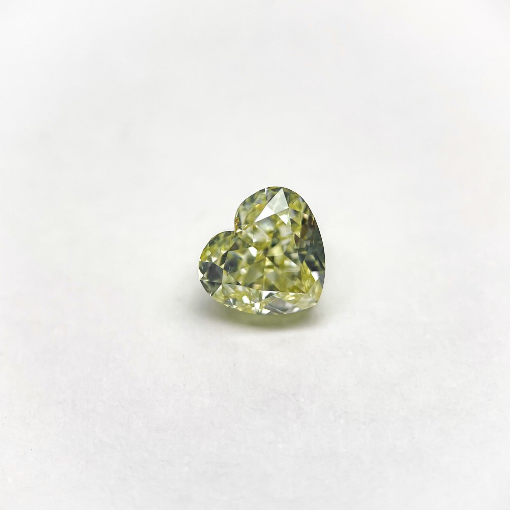 1 pcs 钻石  (天然色彩的)  - 2.00 ct - 心形 - Light 稍帶綠色的 黄色 - SI2 微内含二级 - 美国宝石研究院（GIA） #2.1