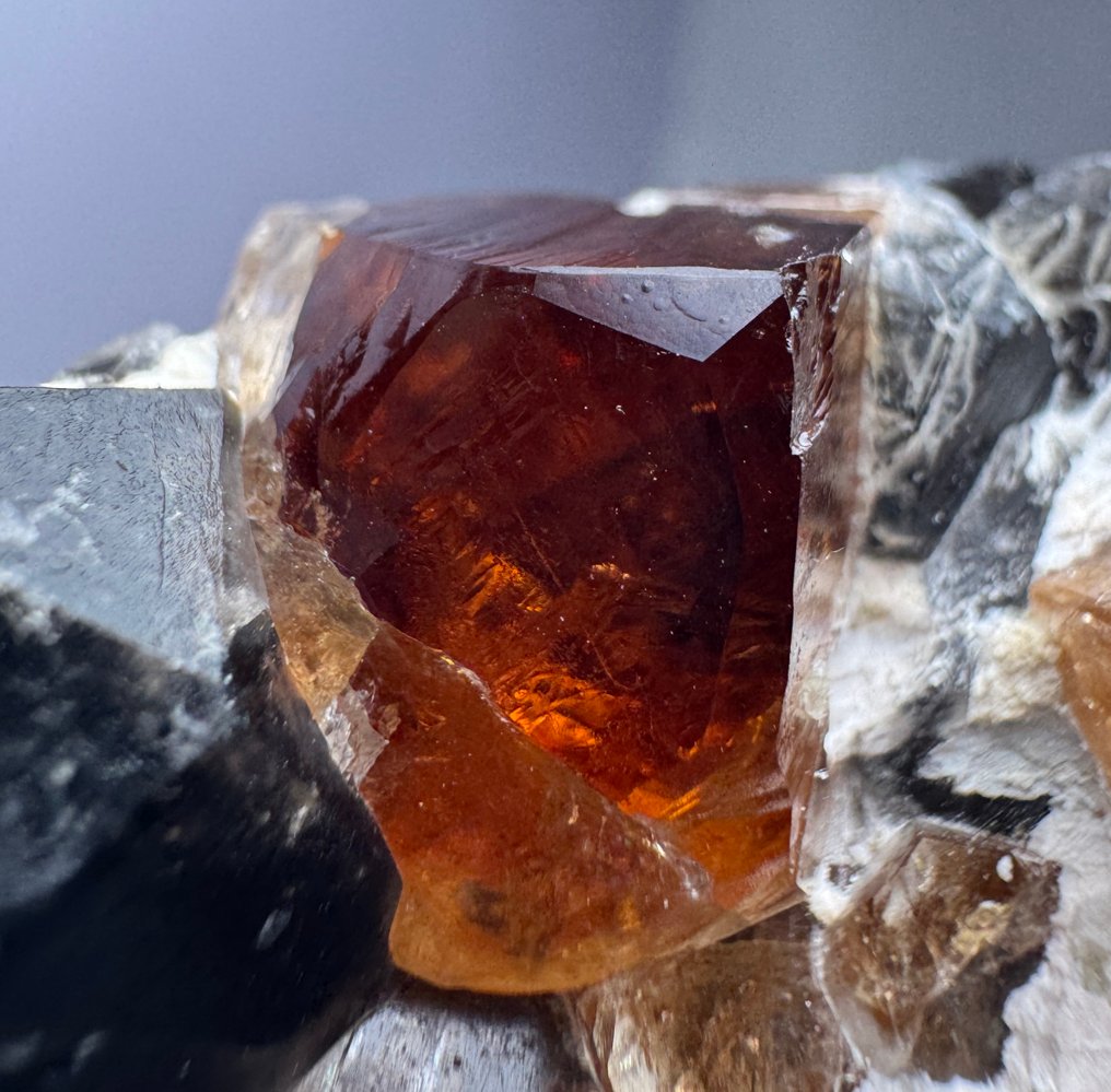 黃玉 水晶在矩陣上 - 高度: 83 mm - 闊度: 54 mm- 311 g - (1) #1.0