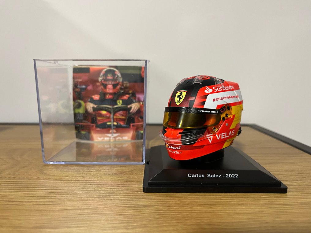 Spark 1:5 - Modelbil - Carlos Sainz 2022 - Ferrari #1.0
