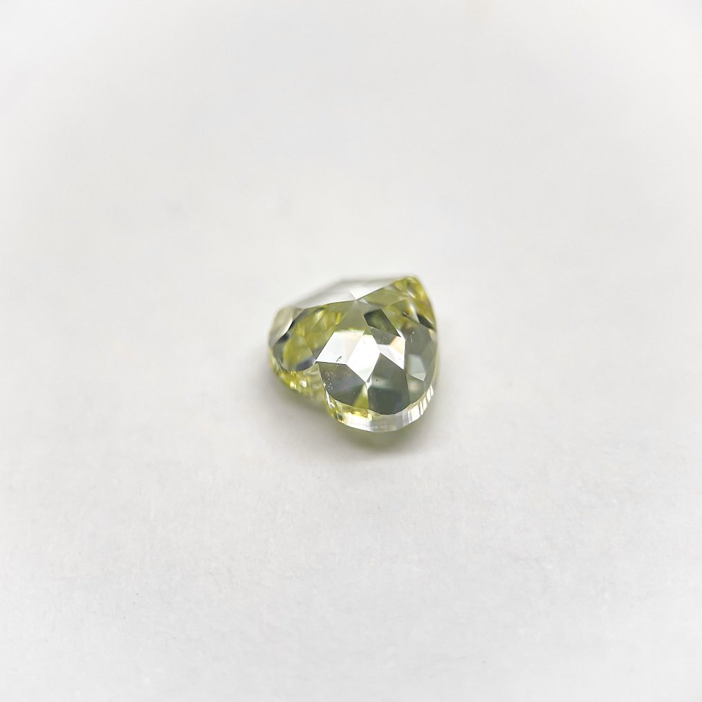 1 pcs 钻石  (天然色彩的)  - 2.00 ct - 心形 - Light 稍帶綠色的 黄色 - SI2 微内含二级 - 美国宝石研究院（GIA） #1.0