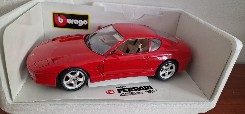 Bburago 1:18 - Model car - Ferrari 456 GT 1992 #2.1