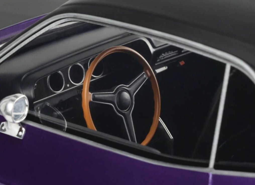 Otto Mobile 1:12 - Model car - Dodge Challenger R/T - 1970 - Plumcrazy - Big scale! #4.3