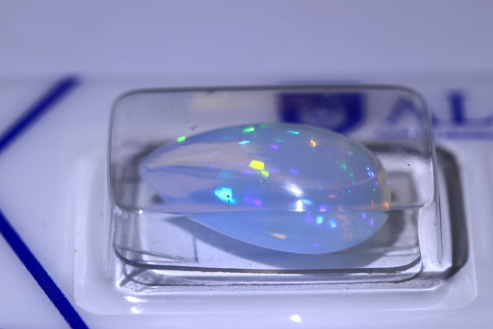 Opal - 5.71 ct - Antwerp Laboratory for Gemstone Testing (ALGT) - Intense Color #1.0