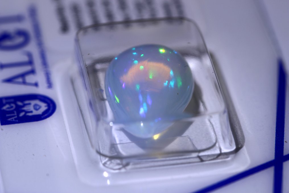 Opal - 5.71 ct - Antwerp Laboratory for Gemstone Testing (ALGT) - Intense Color #4.3