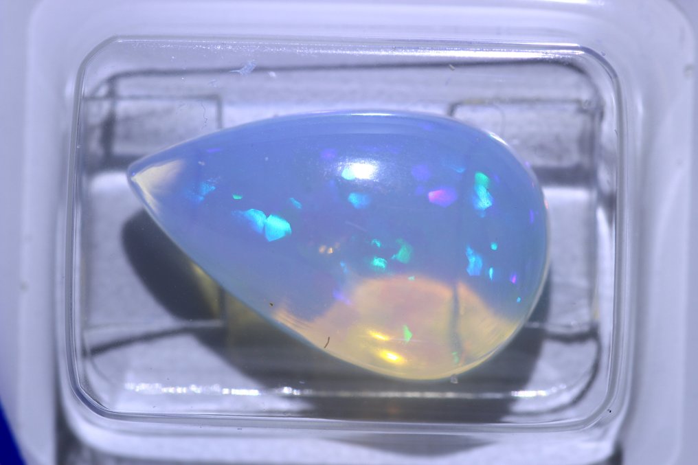 Opal - 5.71 ct - Antwerp Laboratory for Gemstone Testing (ALGT) - Intense Color #3.2