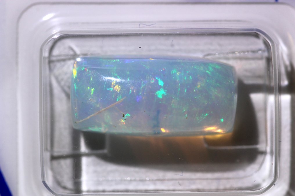 Opal - 4.98 ct - Antwerp Laboratory for Gemstone Testing (ALGT) - Fine Color Quality #3.2