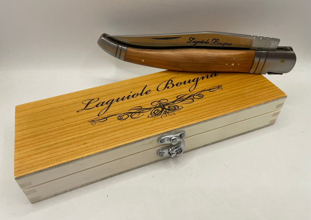 Laguiole - Bougna - Τραπεζομάχαιρο - Επιπλέον μεγάλη Laguiole μαχαίρι με πλαίσιο από ελιάς, πτυσσόμενο (τσάκωμα) 18 εκ. - Ελαιόξυλο - Ατσάλι (ανοξείδωτο) #3.2