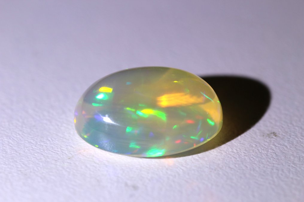 Opal - 8.52 ct - Antwerp Laboratory for Gemstone Testing (ALGT) - Fine Color Quality #1.0