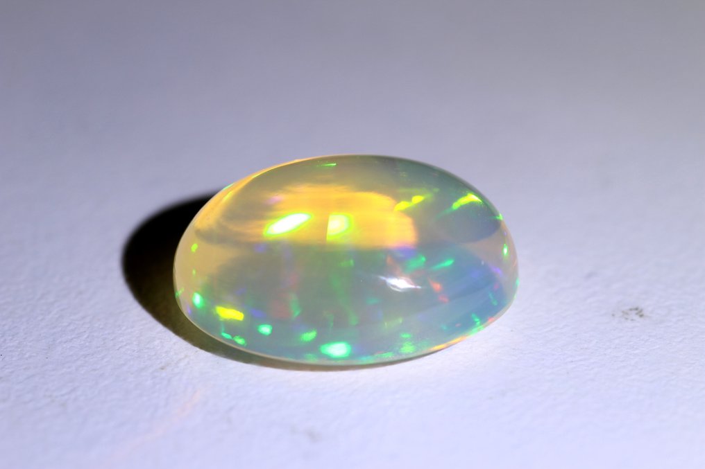 Opal - 8.52 ct - Antwerp Laboratory for Gemstone Testing (ALGT) - Fine Color Quality #1.0