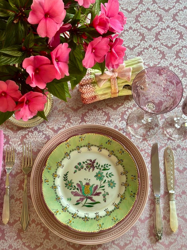 Μαντελάς ροζ και ασημί για ευρύχωρα τραπέζια, με διακόσμηση με λουλούδια. Κομψότητα déco. - Τραπεζομάντηλο  - 270 cm - 180 cm #3.2