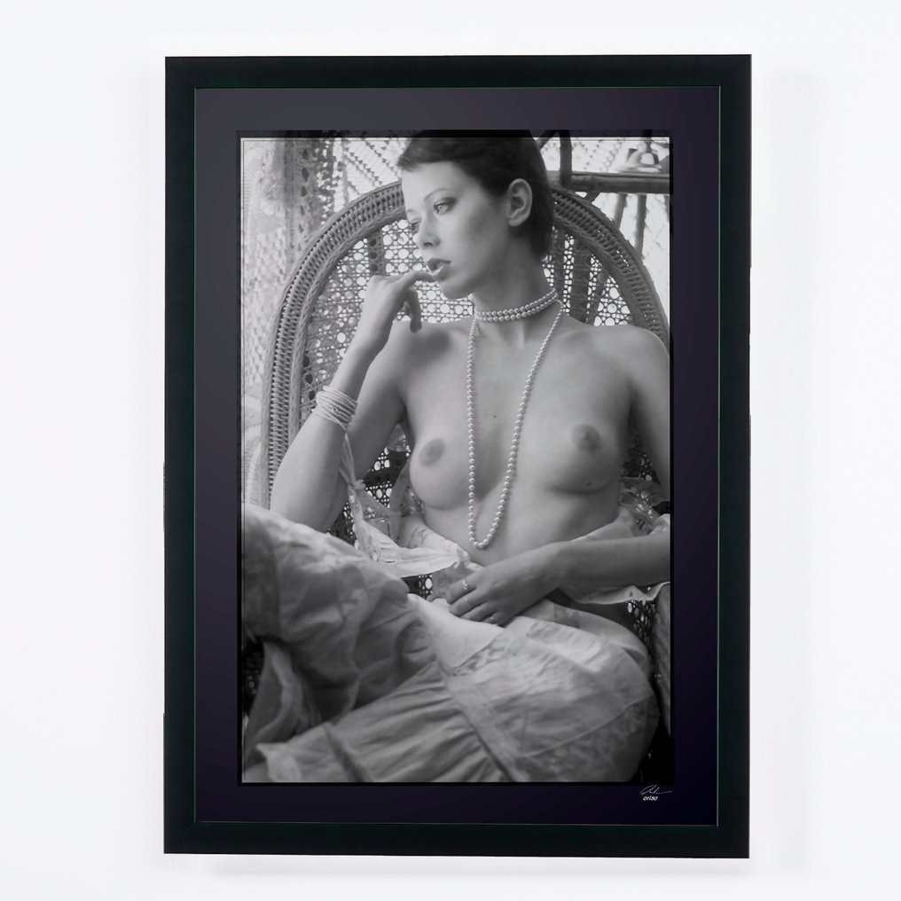 Emmanuelle - 1973 - Sylvia Kristel - - Fine Art Photography - Luxury Wooden Frame 70X50 cm - Limited Edition 01 of 30 - Serial 20223 - Original Certificate (COA), Hologram - 100% New. Shipping Reduction from 3 items #3.2