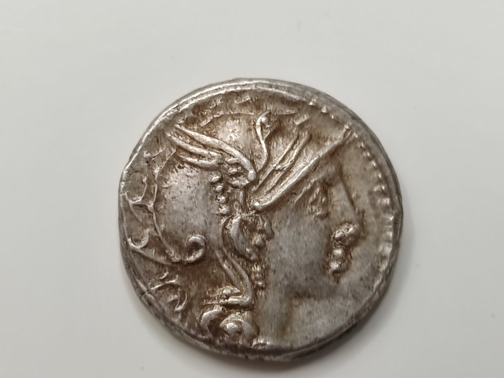 罗马共和国. 阿皮乌斯·克劳迪斯·普尔彻、提图斯·马柳斯（或马洛柳斯）和Q·乌尔比纽斯，公元前111/110. Denarius Rome #1.0