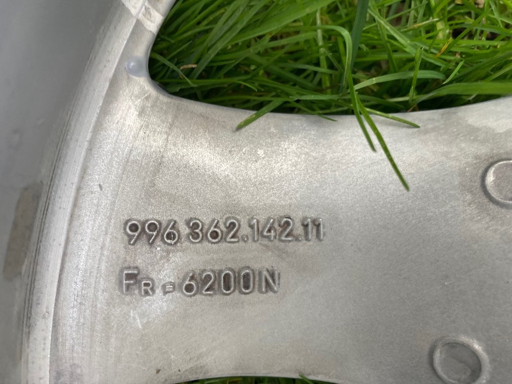 Bil del (1) - Porsche - Porsche 996 Turbo/4S 18 inch genuine Hollow Spoke RIm - Efter 2000 #3.2