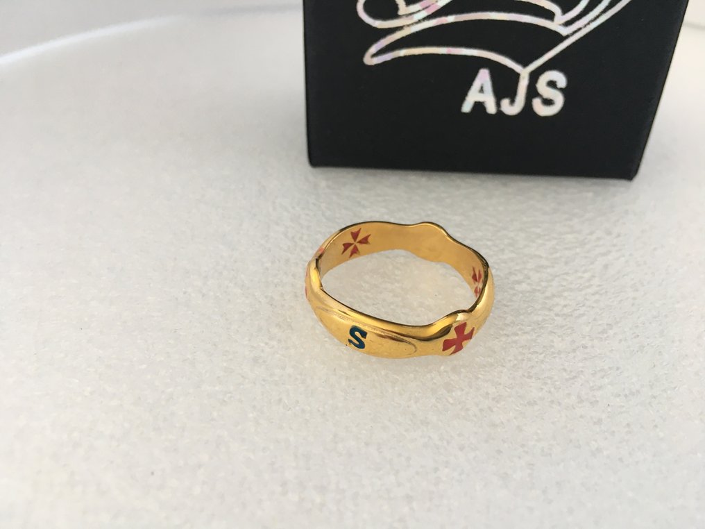 AJS - 独特十字十字大师戒指，低过敏性外科钢与镀金，配陶瓷珐琅 - 戒指 #3.2