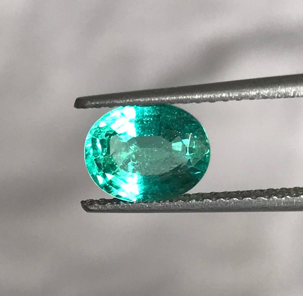 1 pcs  Grøn Smaragd  - 1.40 ct - International Gemological Institute (IGI) #3.2