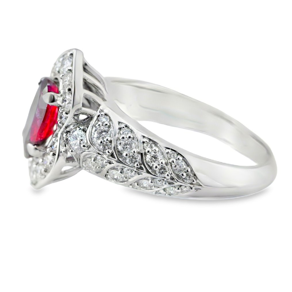 Ring - 14 kt. White gold -  2.26ct. tw. Ruby - Diamond - No heat Red Ruby ring #3.2