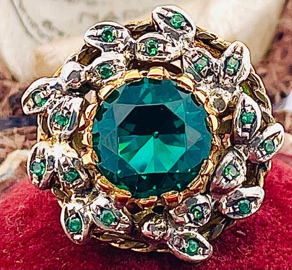 No Reserve Price - Ring - 9 kt. Yellow gold, Silver Emerald #1.0