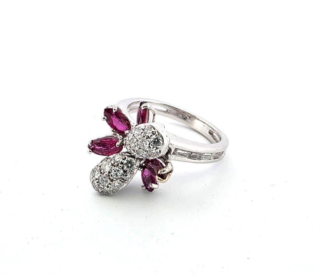 Ring - 18 kt. White gold -  2.35ct. tw. Ruby - Diamond #2.1