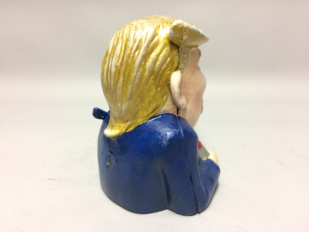 钱箱 - 铸铁的总统唐纳德·特朗普作为存钱罐 #4.3