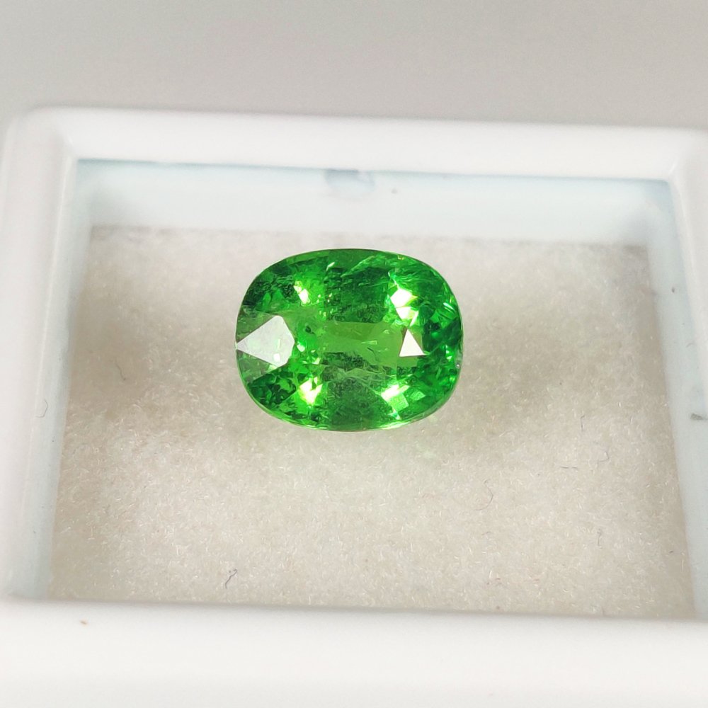 1 pcs Zöld Tsavorite - 1.87 ct - Nemzetközi Színes Drágakő Szövetség (ICA GemLab) - Élénk szín #1.0