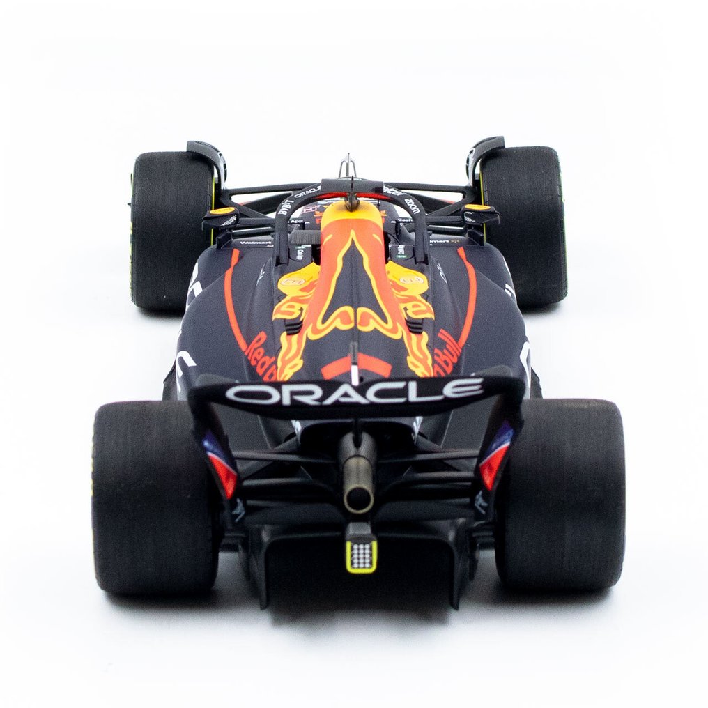 MiniChamps 1:18 - Model race car - Red Bull Racing RB19 Formula 1 Car with Max Verstappen figure - F1 GP Netherlands #3.2