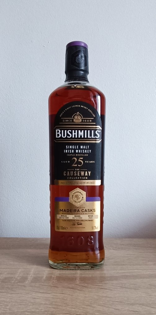 Bushmills 1996 25 years old Madeira Casks - The Causeway Collection  - b. 2022  - 70 cl #2.1