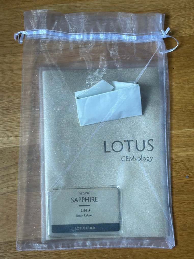 Ingen mindstepris - 1 pcs  Blå Safir  - 2.54 ct - Lotus Gemology #2.1