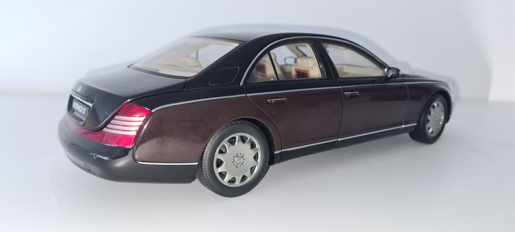 Autoart 1:18 - 模型汽车 - Maybach 57 - 经销商版 #2.1