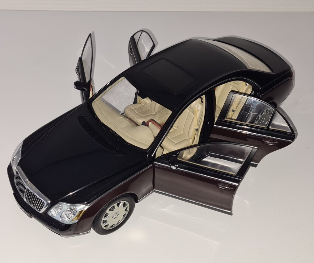Autoart 1:18 - 模型汽车 - Maybach 57 - 经销商版 #4.3