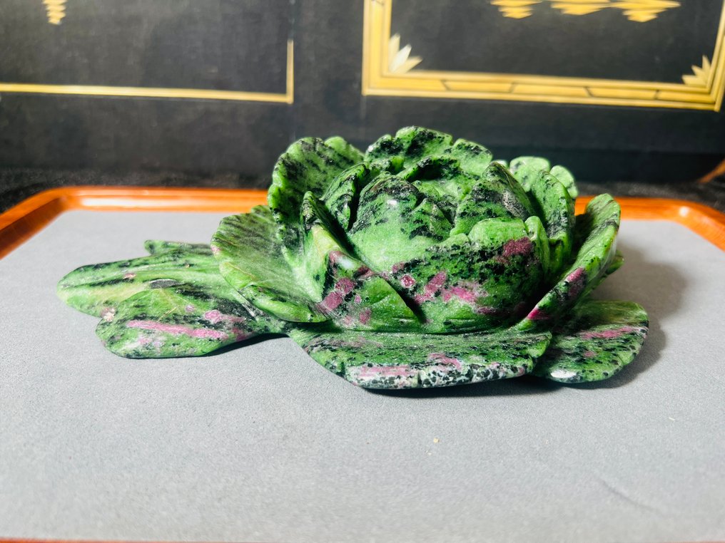 Kwiat z Zoisytu Ruby Kamień czakry serca - Wysokość: 200 mm - Szerokość: 115 mm- 1166 g - (1) #1.0