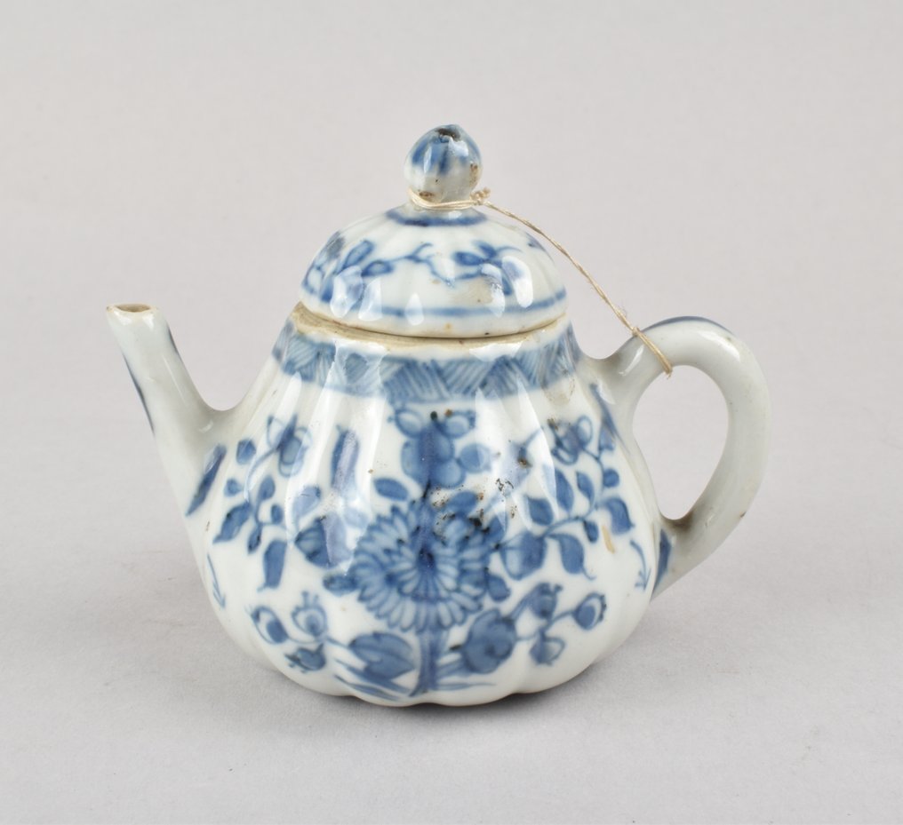 Teapot - A CHINESE BLUE AND WHITE "PUMPKIN" TEAPOT - Porcelain #1.0