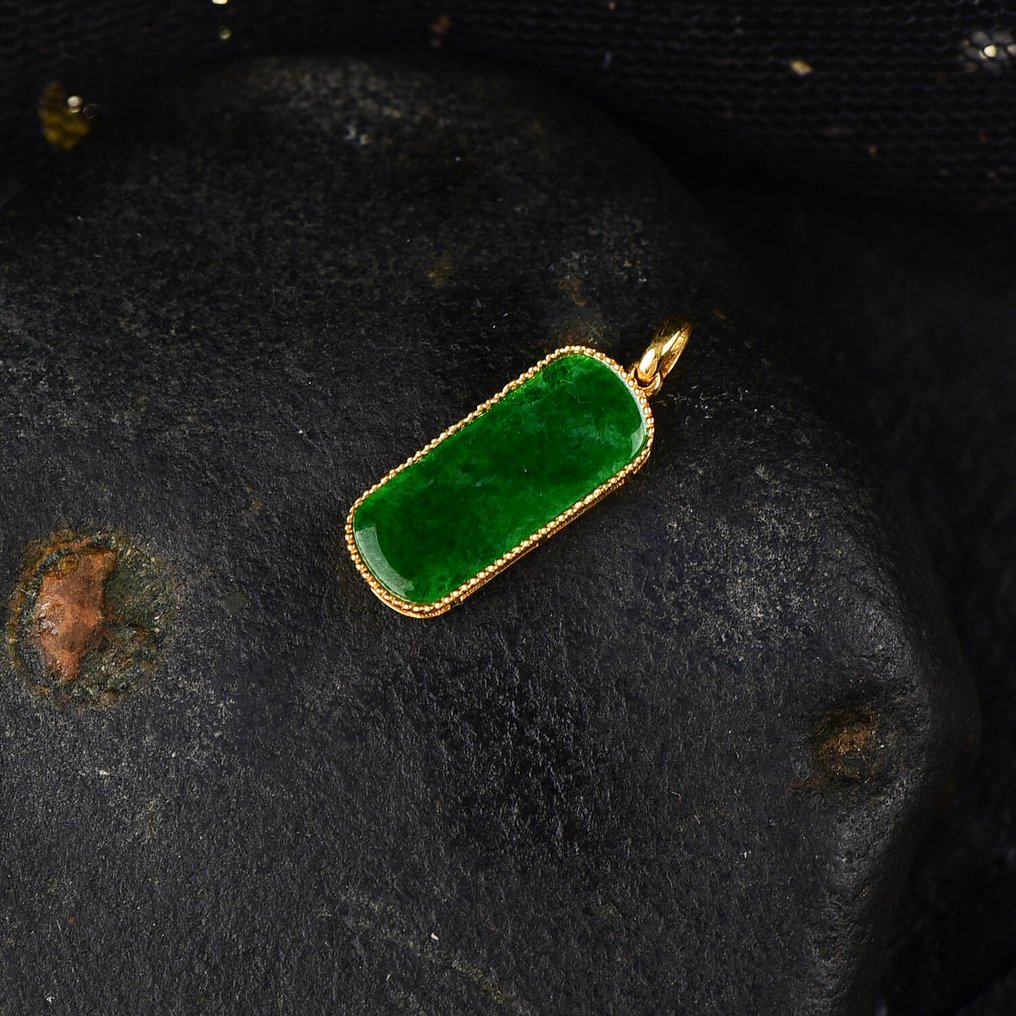 Πιστοποιημένο ALGT - Μεγάλη και Σπάνια Φυσική Μενταγιόν από Τζαϊνίτη – Μια καθαρή και φυσική παρουσία- 0.58 g #3.2