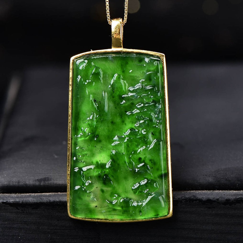 ALGT 认证——大型高端独家天然翡翠吊坠 清晰与色彩的引人注目的结合- 9.03 g #1.0