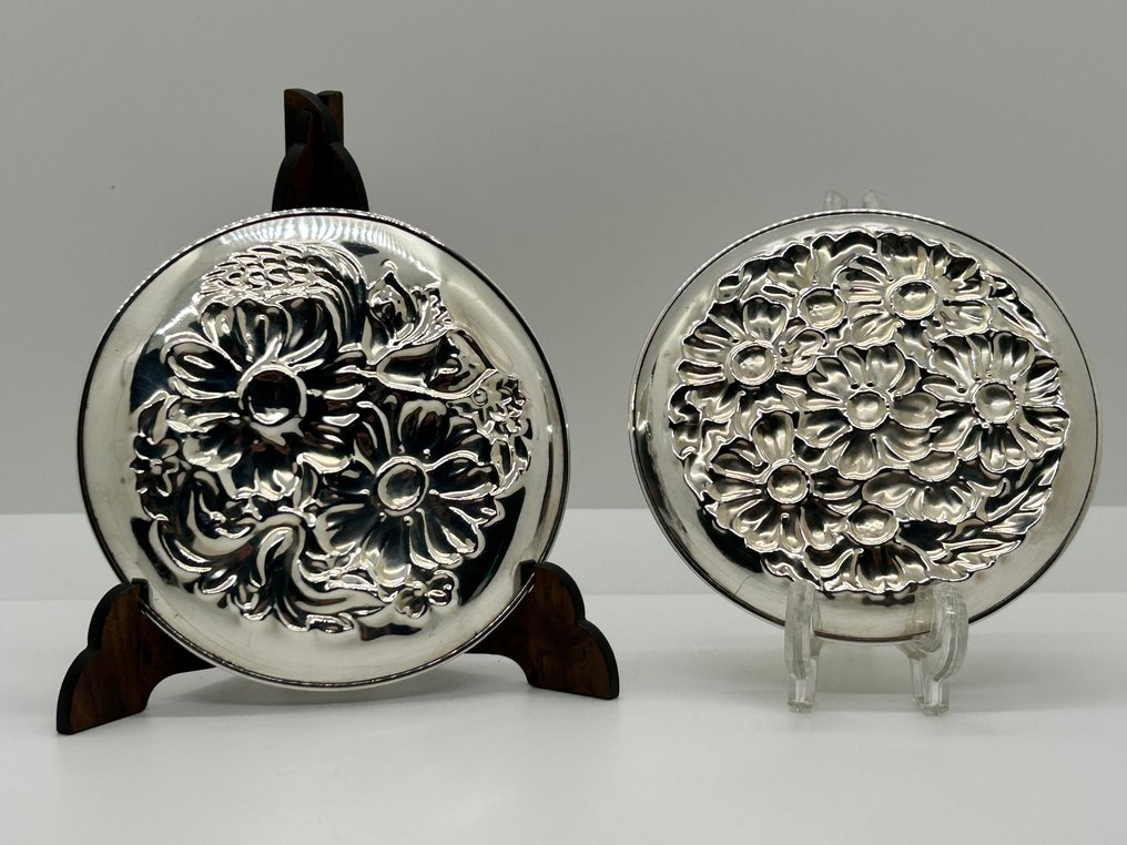 Armano Walter - Piattino (2) - Piattino in miniatura - .800 argento - Motivo floreale #2.1