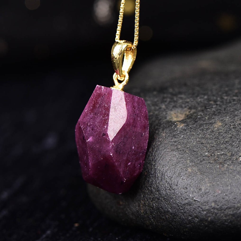 Ei varauksia - ALGT-sertifioitu - erittäin eksklusiivinen luonnon ruby-riipus Elävä väri, puhdas maasta.- 4.33 g #4.3