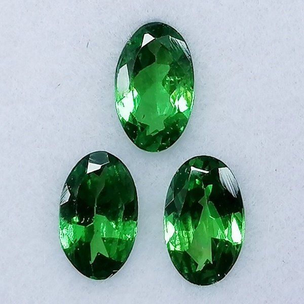 3 pcs  Green Tsavorite  - 0.78 ct - Instituto Gemólogico Español (IGE) - Without treatments #1.0