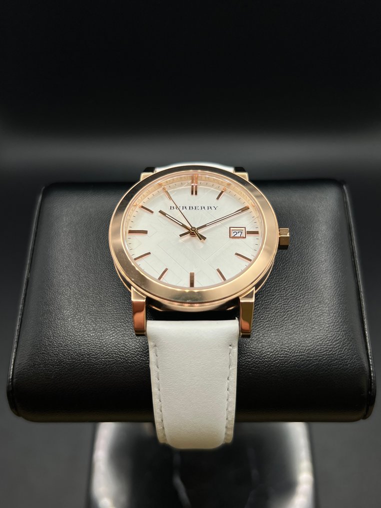 Burberry - The City - Ingen mindstepris - BU9012 - Kvinder - 2020+  #1.0