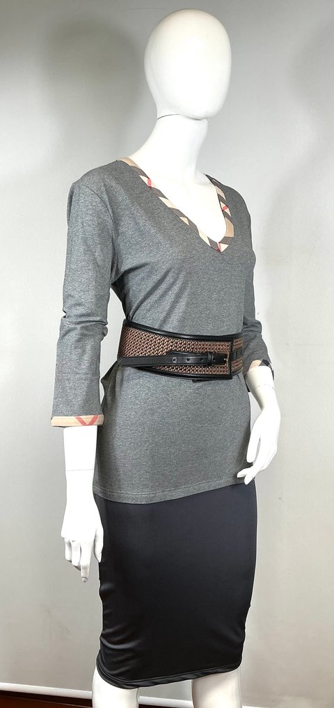 Burberry - 裙子 #1.0