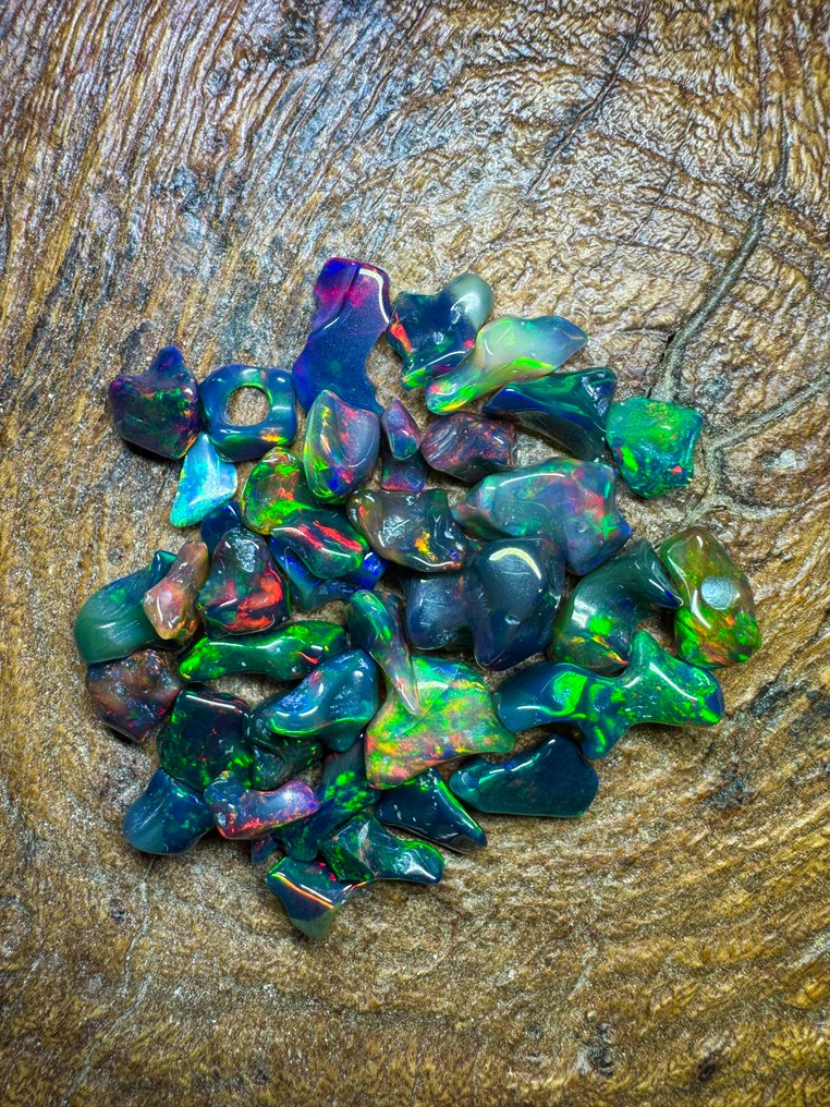 Συλλογή φυσικών μαύρων οπαλείων από την Αιθιοπία, λεία. 50 καράτια. Χωρίς οροφή τιμής. Ακατέργαστοι, μη επεξεργασμένοι, λειαμένοι- 10 g #1.0