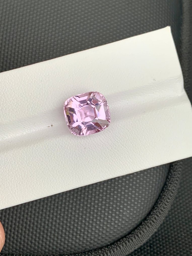 Nincs minimálár - 1 pcs Kunzit - 9.30 ct - Nemzetközi Gemmológiai Intézet (IGI) - Kunzite #3.2