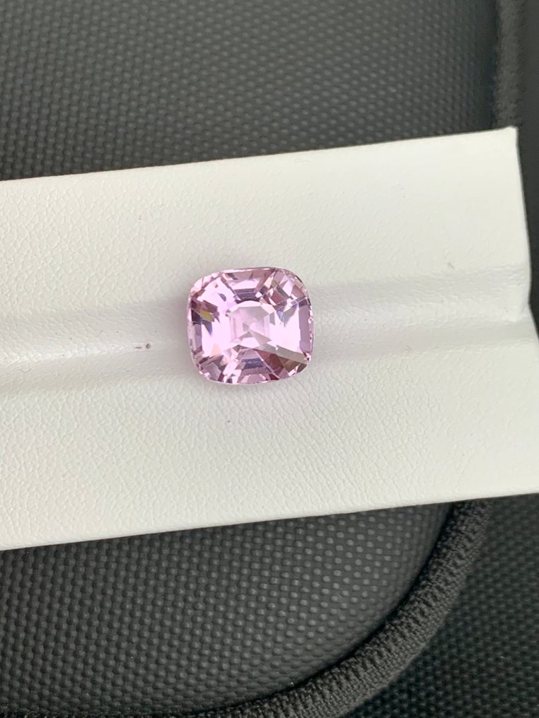 Nincs minimálár - 1 pcs Kunzit - 9.30 ct - Nemzetközi Gemmológiai Intézet (IGI) - Kunzite #4.3